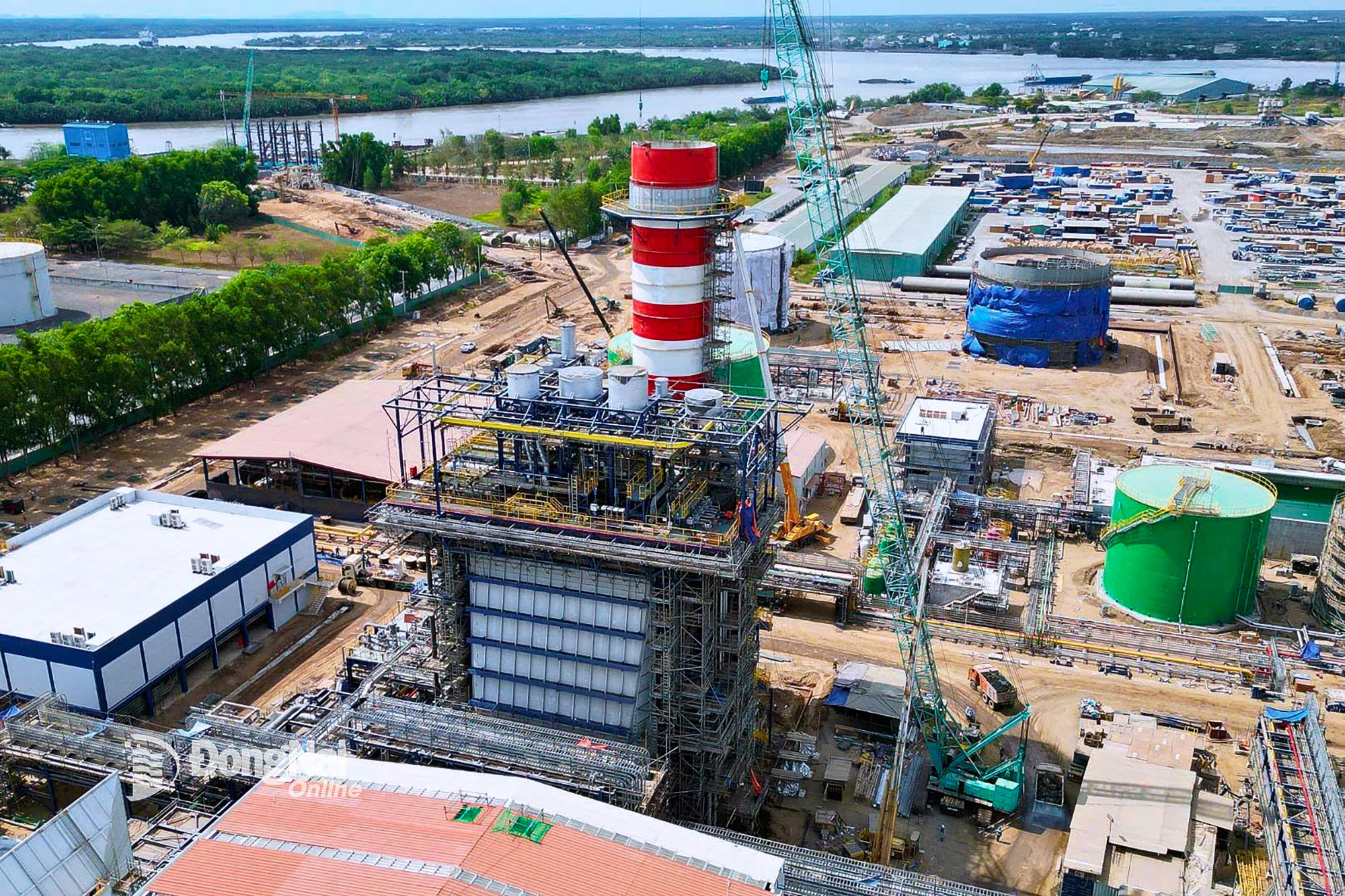 فيتنام تدشن أول محطات كهرباء تعمل بالغاز الطبيعي المسال المستورد