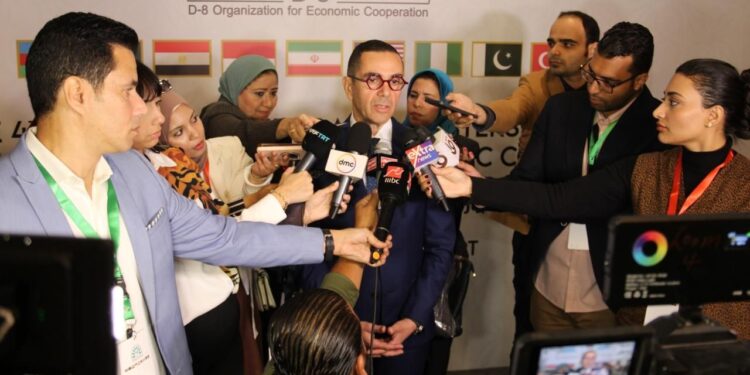 وزير الاستثمار: نستهدف رفع التجارة بين مجموعة "D-8" إلى 500 مليار دولار