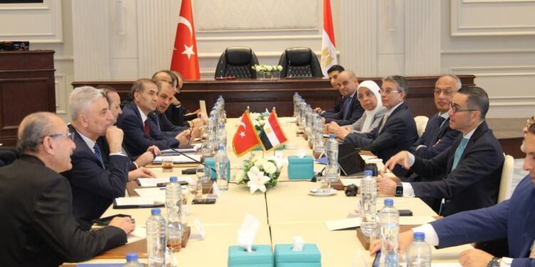 وزير الاستثمار: تنفيذ إصلاحات توفر نحو 284 مليون دولار سنويًا للاقتصاد