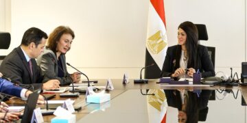 وزيرة التخطيط تعرض تطورات الإصلاح الاقتصادي المصري أمام بعثة صندوق النقد