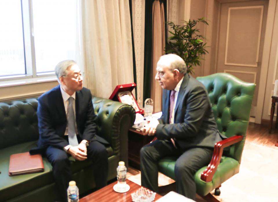 مصر وكوريا الجنوبية يبحثان التعاون في استخراج المعادن الأرضية النادرة