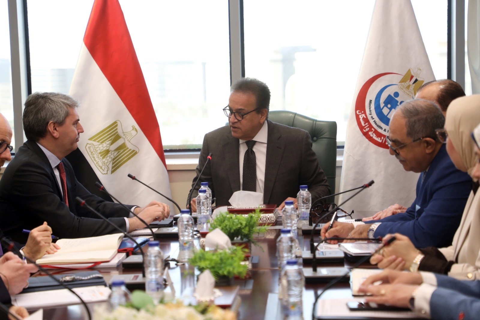 "عبدالغفار" يتابع تطورات إنشاء مصنع اللقاحات بالتعاون مع صندوق الاستثمار الأوروبي