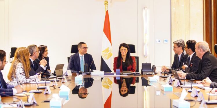 الحكومة تناقش مع البنك الدولي تطورات إعداد الاستراتيجية الوطنية للاستثمار الأجنبي المباشر