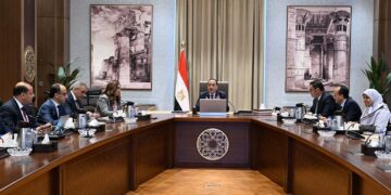 رئيس الوزراء يستعرض الموقف التنفيذي لحوكمة إجراءات التصالح وتقنين أراضي الدولة