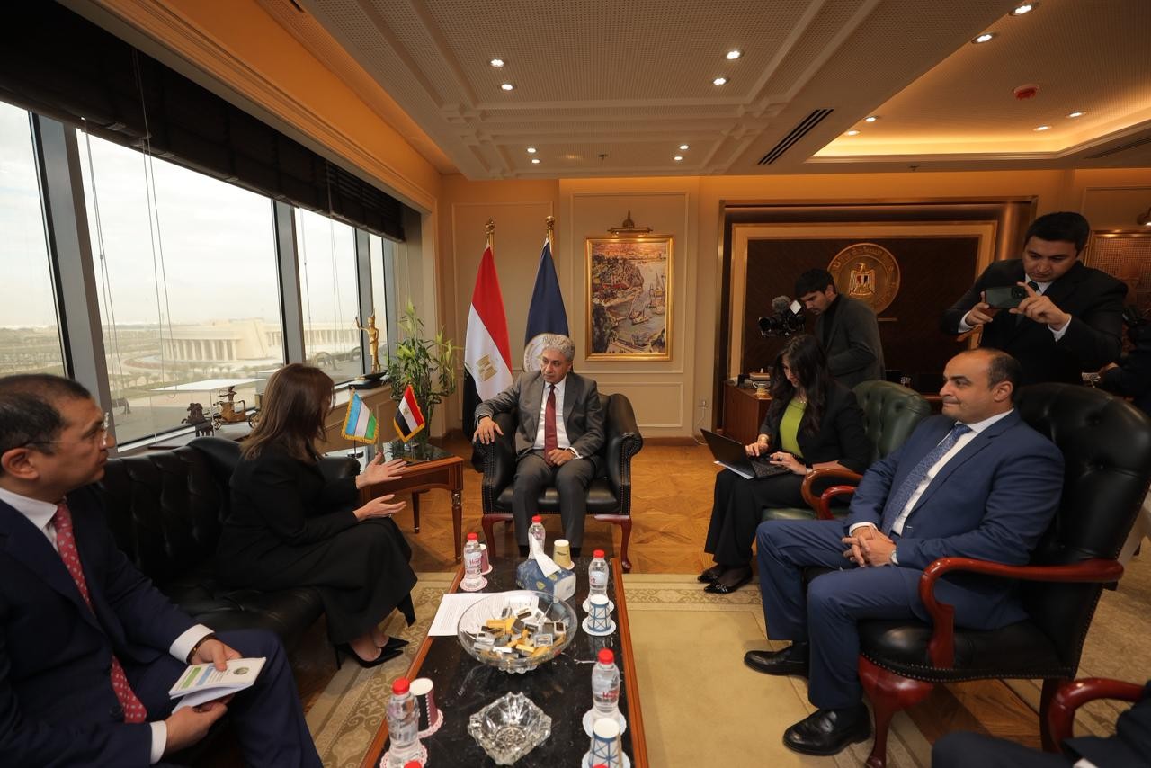 مصر وأوزبكستان تبحثان التعاون في استرداد الآثار المسروقة