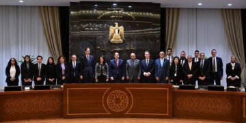 مصر توقع 6 مذكرات تفاهم واتفاقيات مع البنك الأوروبى لإعادة الإعمار