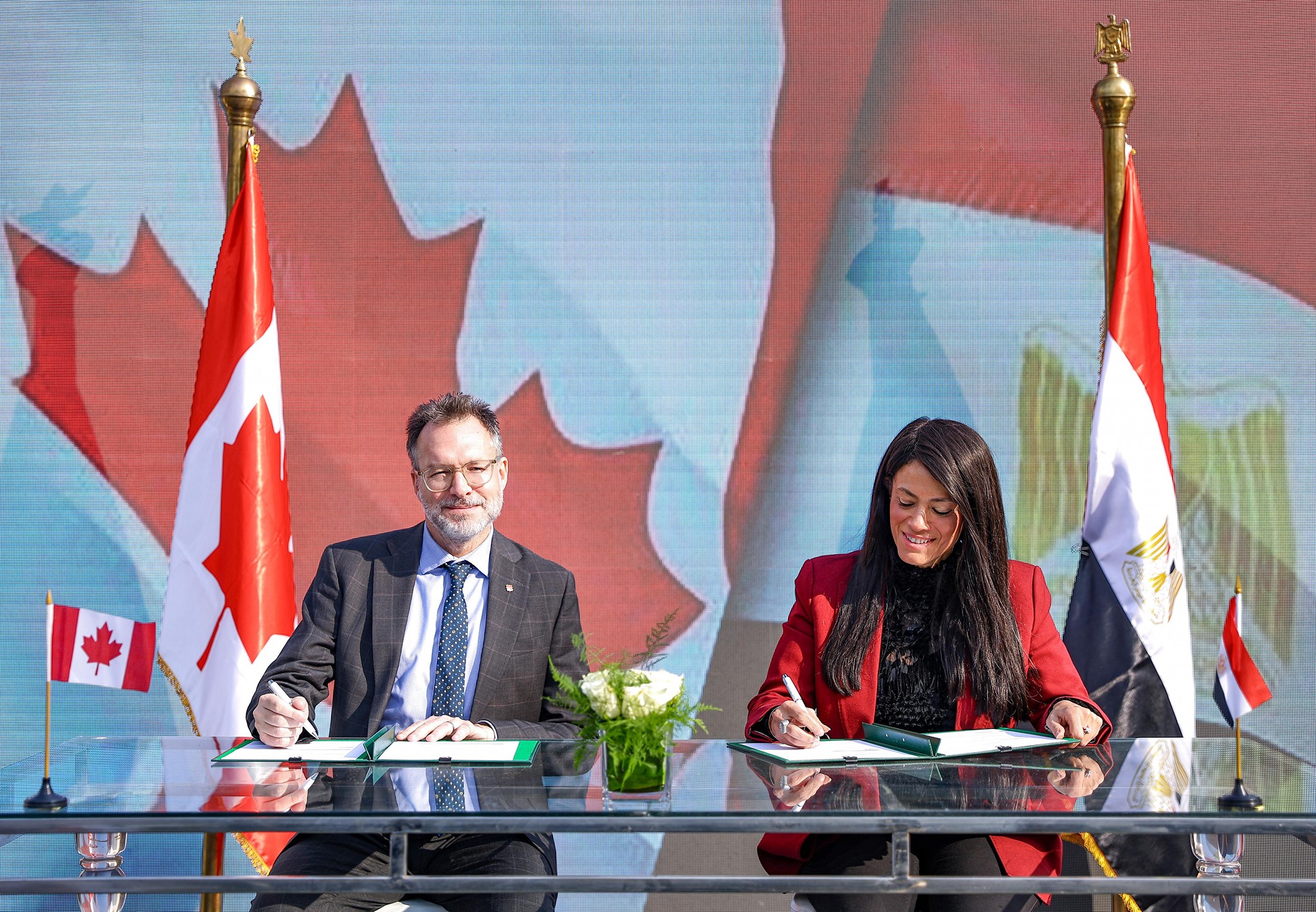 وزيرة التخطيط توقع مع كندا 3 مشروعات لتمكين المرأة وتعزيز الأمن الغذائي بمنحة 552 مليون جنيه