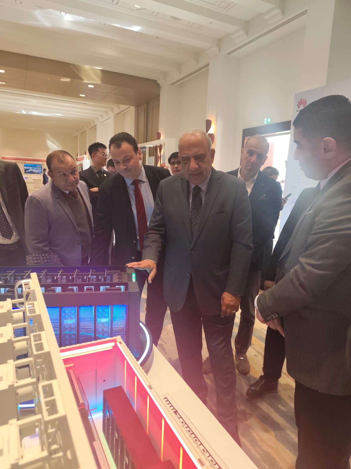 وزير الكهرباء: استراتيجية وطنية لزيادة حصة الطاقة المتجددة ودعم الربط الكهربائي الإقليمى