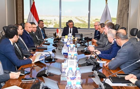 وزير التموين يتابع منظومة تتبع السلع الأساسية