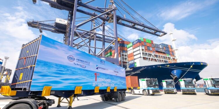 تحالف دولي يبدأ التشغيل التجريبي لمحطة البحر الأحمر لتداول الحاويات