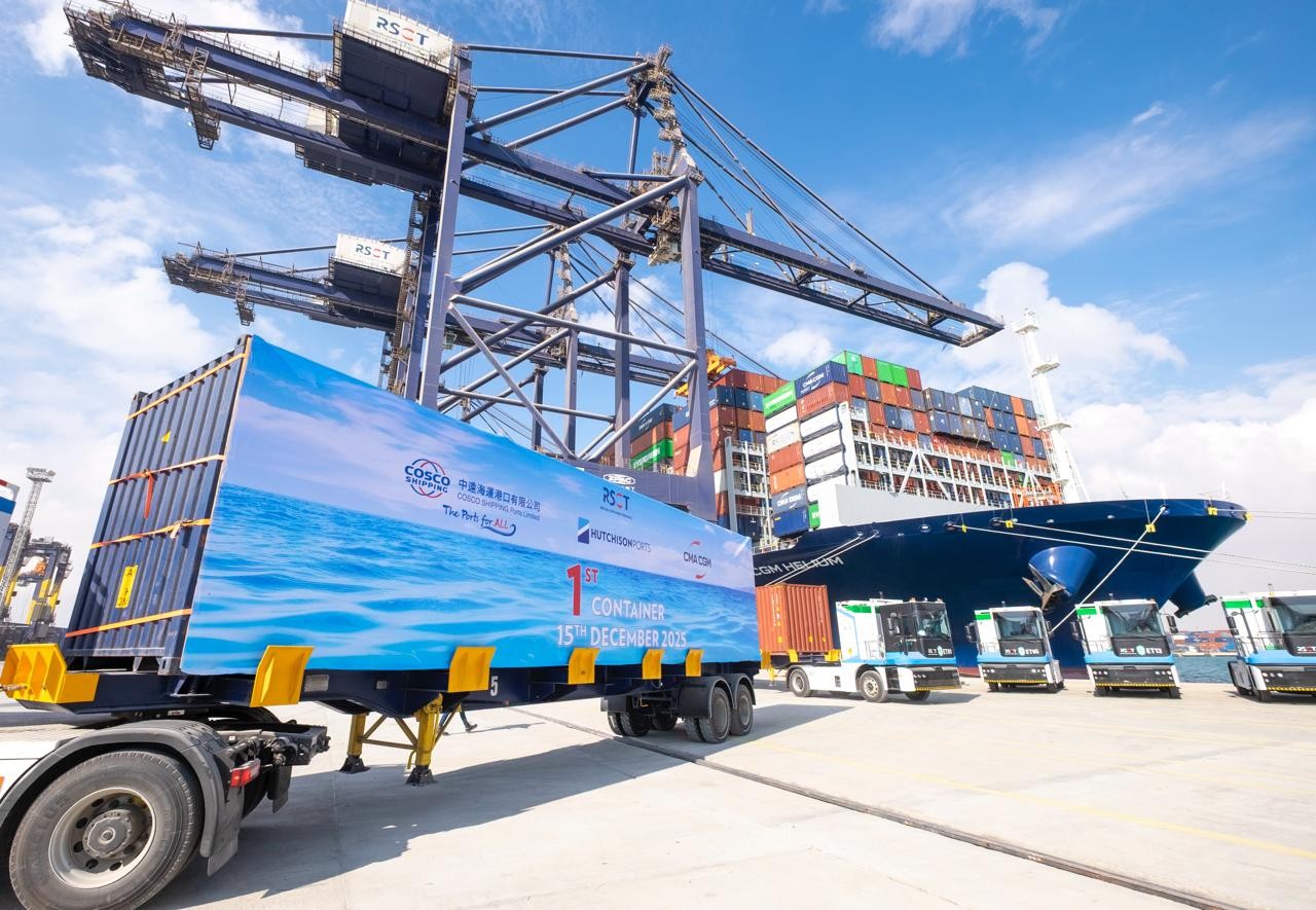 تحالف دولي يبدأ التشغيل التجريبي لمحطة البحر الأحمر لتداول الحاويات