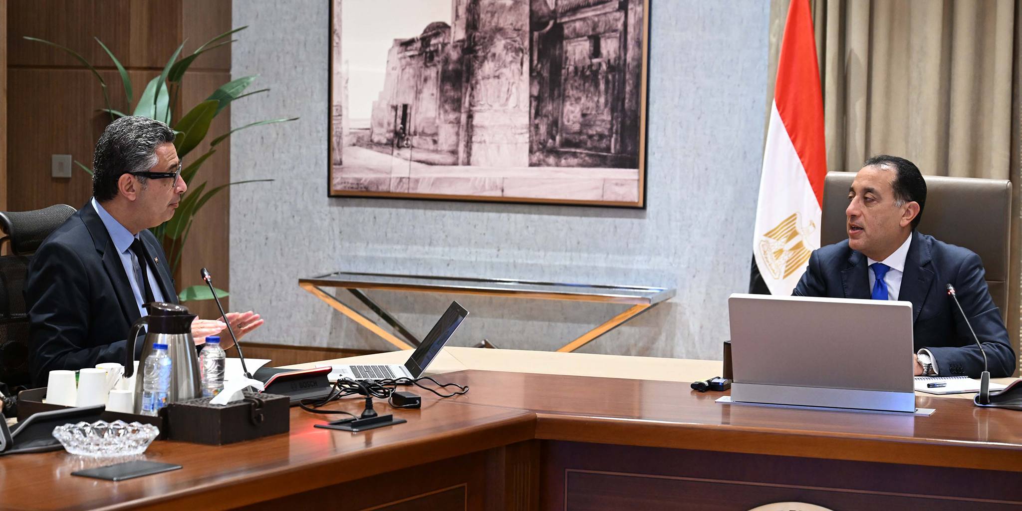 رئيس الوزراء يتابع مع وزير التموين مستجدات ملف تطوير منظومة الدعم