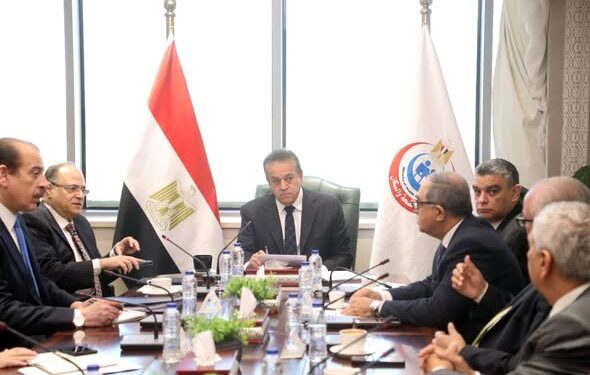 "الصحة": إعداد ورقة عمل لتوطين صناعة المركبات الحيوية والبيولوجية