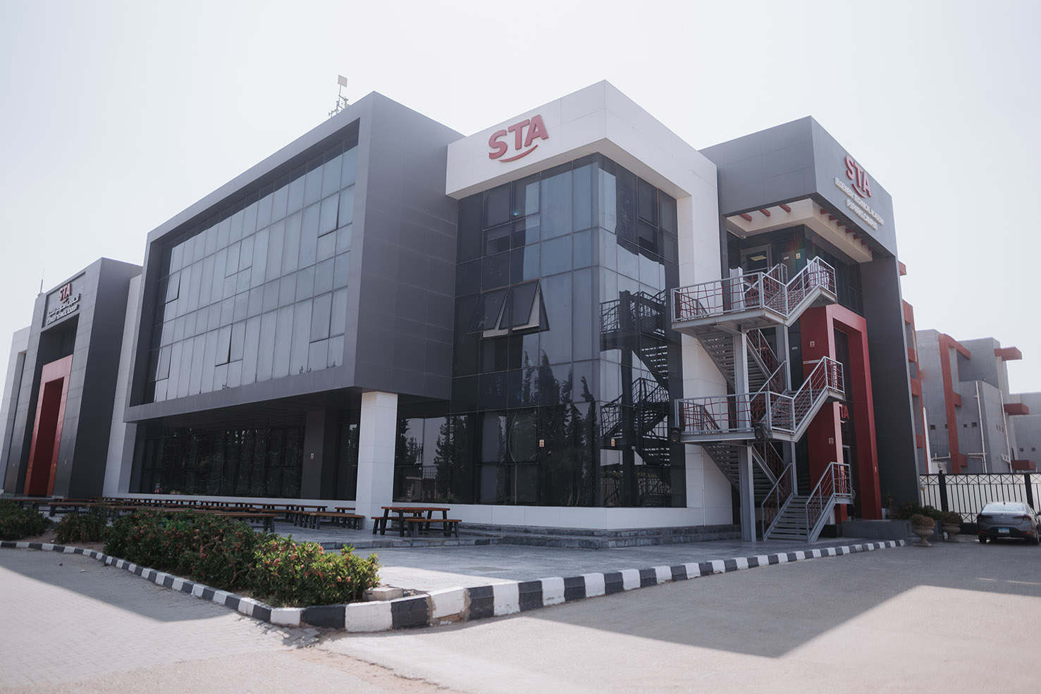 أكاديمية السويدي