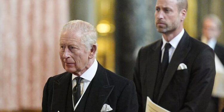 الملك تشارلز الثالث وولي العهد الأمير ويليام