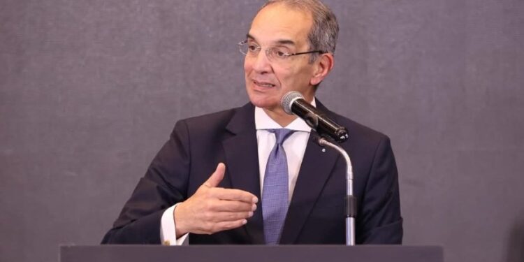 وزير الاتصالات