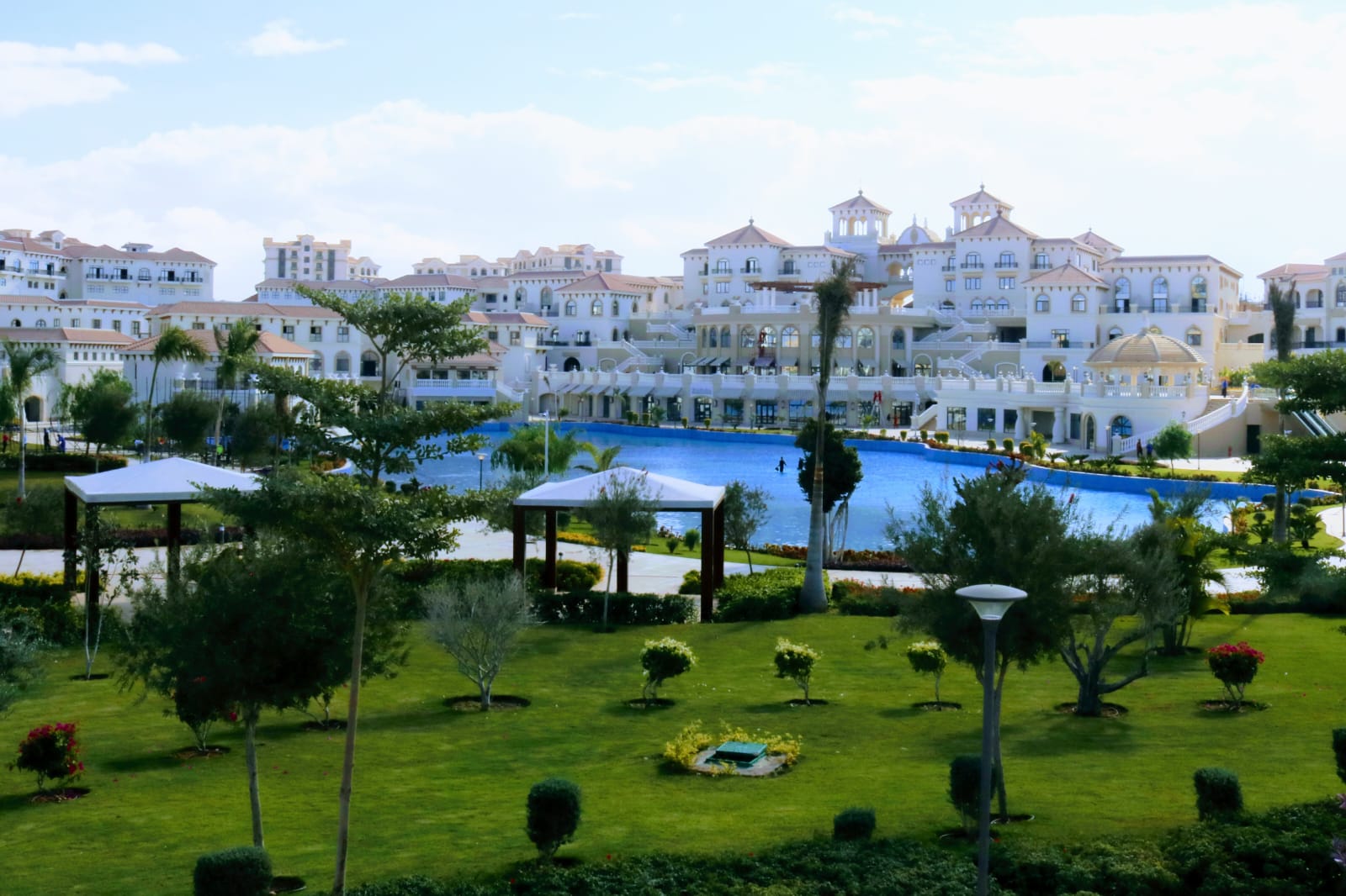 المنطقة التجارية الترفيهية "The Village" في سيليا بالعاصمة الجديدة المنطقة التجارية الترفيهية "The Village" في سيليا بالعاصمة الجديدة