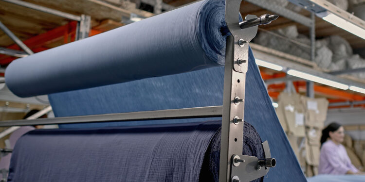 صناعة الأقمشة ؛ الغزل والنسيج