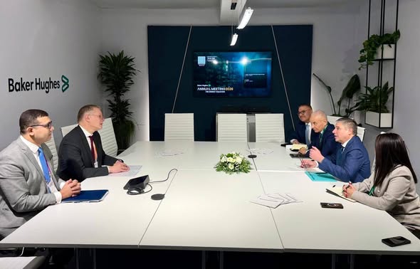 "البترول" تبحث مع "بيكر هيوز" العالمية تسريع مشروعات الطاقة والتعدين بمصر