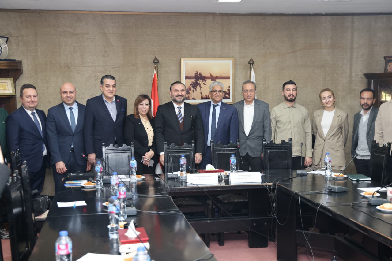 10 شركات تركية تدرس تصنيع كابلات السيليكون والطاقة فى مصر