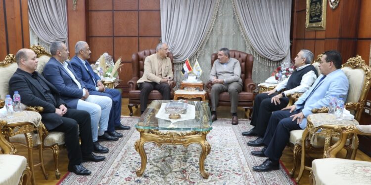 "ميناء دمياط" يبحث تعزيز التعاون مع "الرقابة على الصادرات والواردات" 