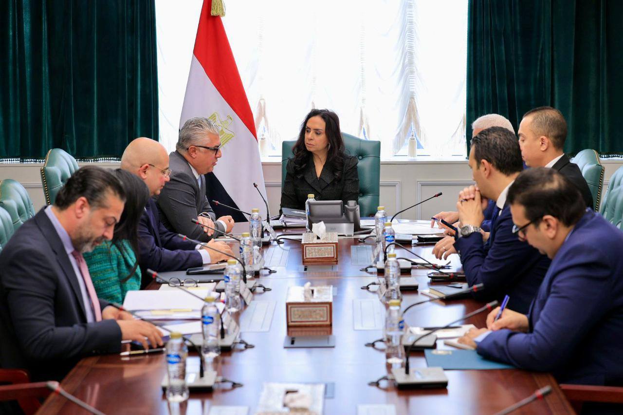 وزيرة التضامن تبحث مع رئيس الهيئة العامة للمنطقة الاقتصادية لقناة السويس تعزيز التعاون