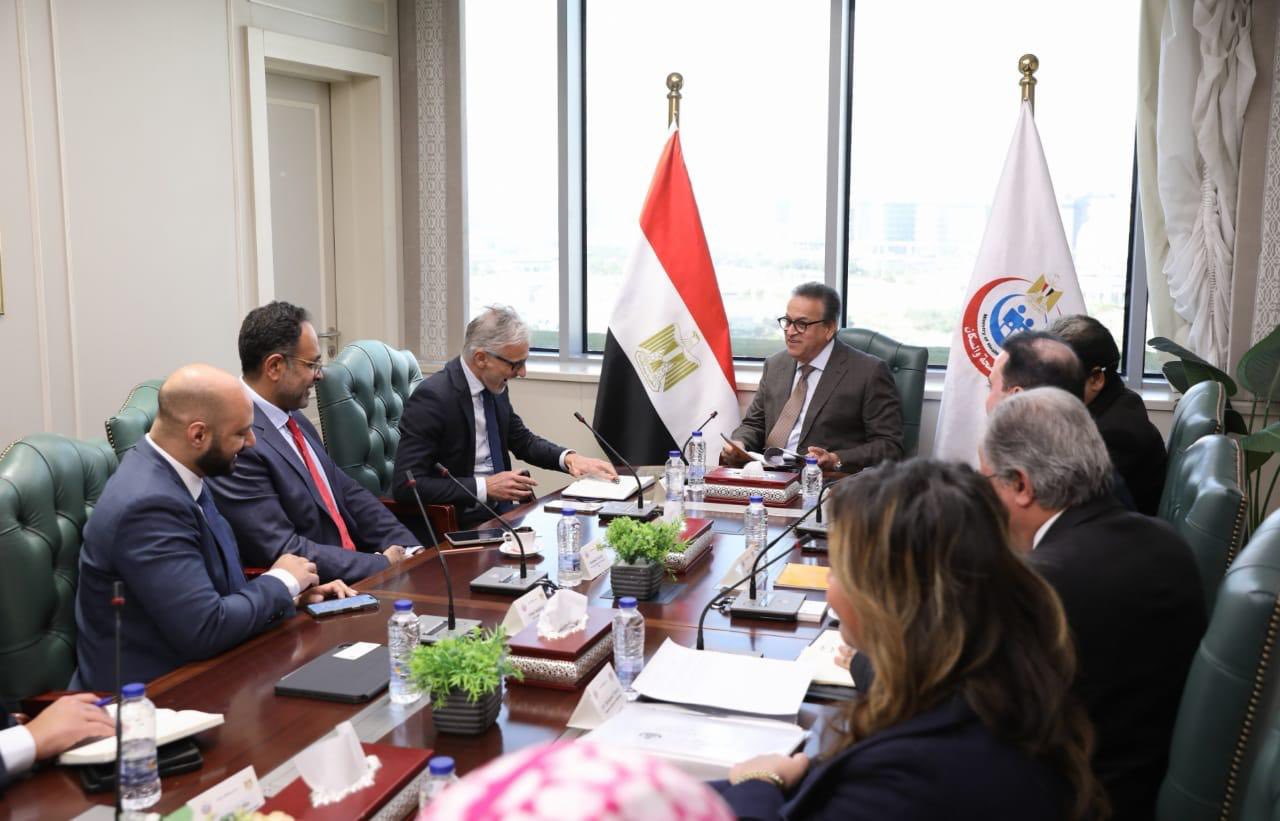 "عبد الغفار" يبحث مع «فيلبس» توطين صناعة أجهزة الأشعة