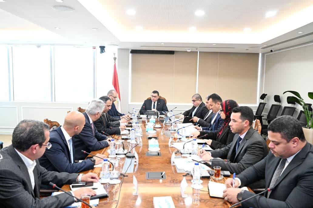 وزير الإسكان يتابع تنفيذ مشروعات “سامكريت” فى المدن الجديدة