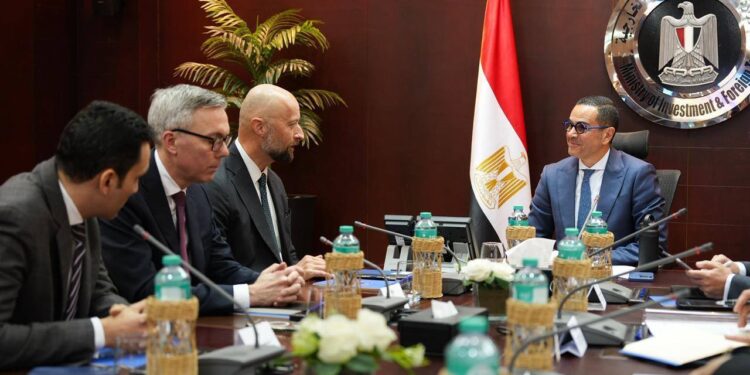 «سكاتك» تخطط للاستثمار في مجال تحلية المياه ومراكز البيانات الخضراء بمصر