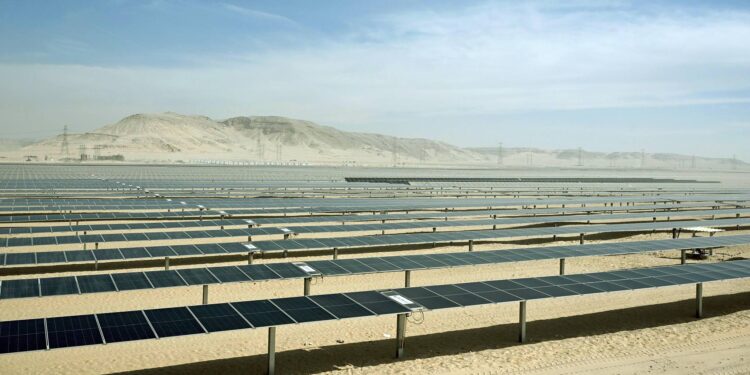مصر تفتتح محطة "أوبيليسك للطاقة الشمسية" باستثمارات 600 مليون دولار