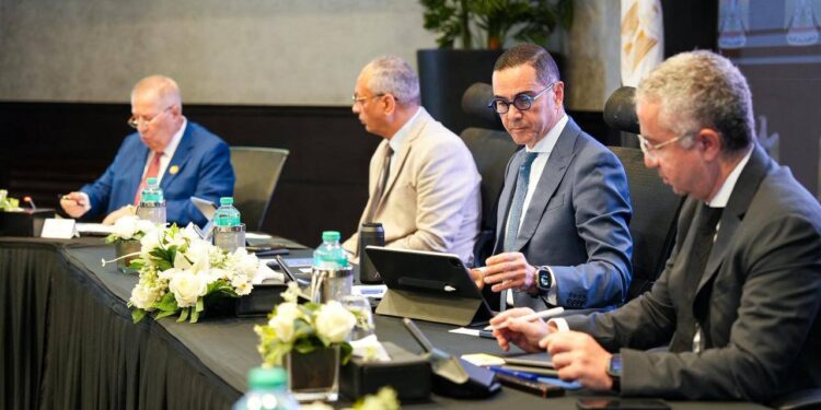 حسن الخطيب: المستثمر المحلي يتساوى مع الأجنبي في المعاملة والرعاية