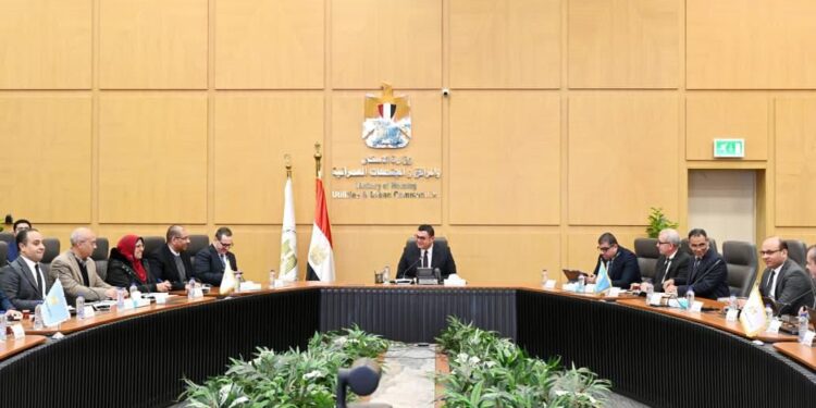 وزير الإسكان يتابع مع "سيتي إيدج" موقف مبيعات بعض مشروعات "المجتمعات العمرانية"