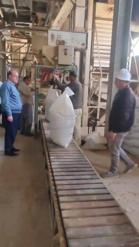 تشغيل مصنع أعلاف أسماك المنزلة بطاقة إنتاجية 500 طن