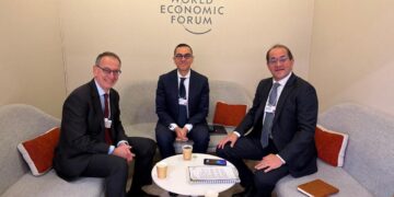 مصر تبحث مع البنك الأوروبي لإعادة الإعمار تعزيز استثماراته محليًا