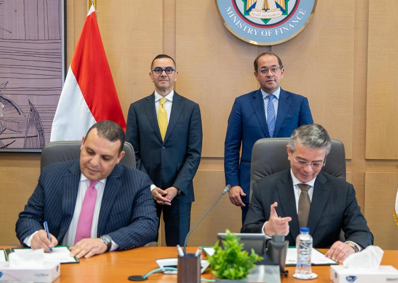 تعاون حكومي لتيسير حركة التجارة وخفض زمن الإفراج الجمركي