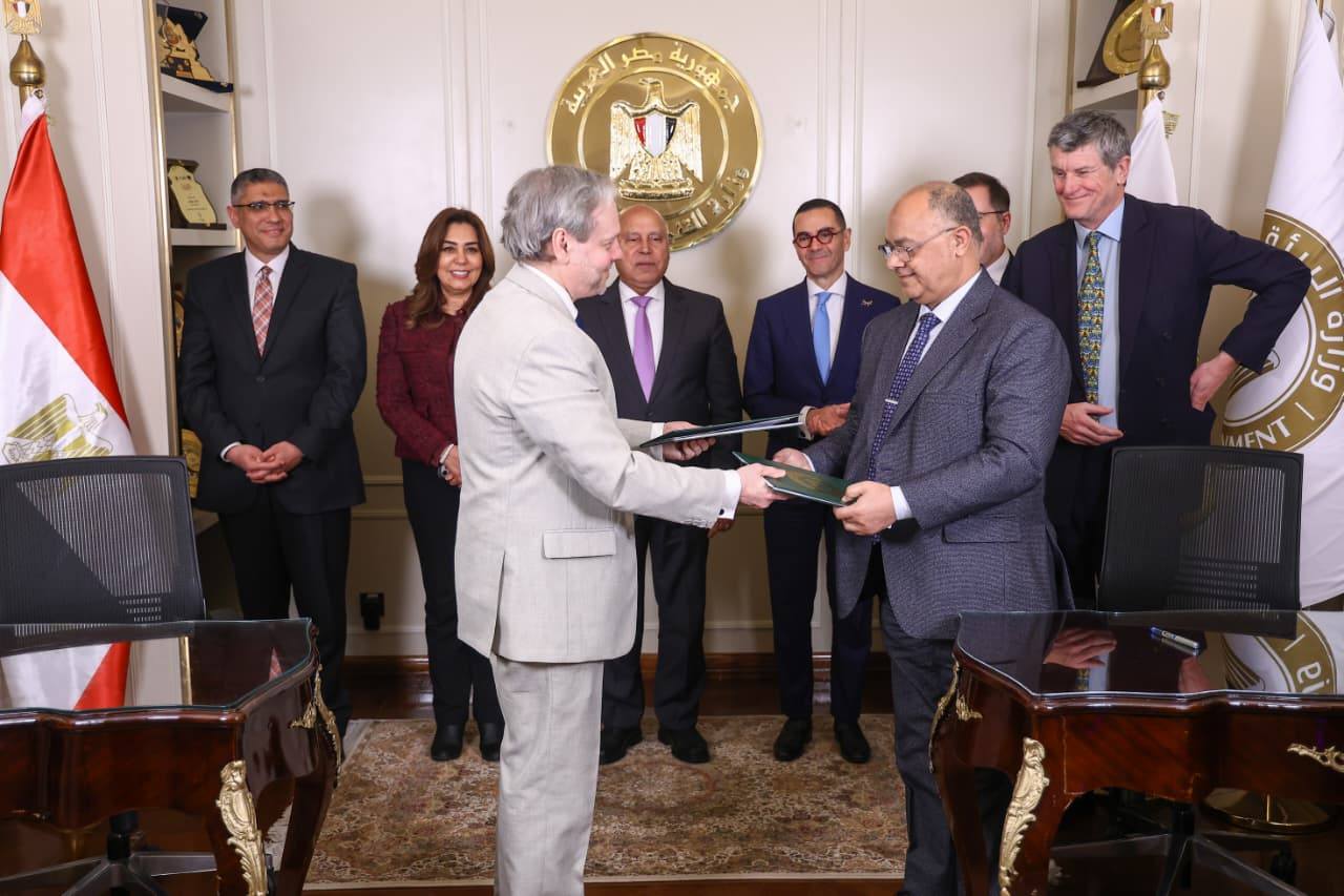 "بولار هايدرو" البريطانية تستثمر 4.2 مليار دولار في تدوير المخلفات بمصر