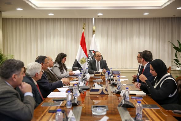 "قطاع الأعمال" تبحث مع مستثمرين أتراك فرص التعاون في صناعة الملابس