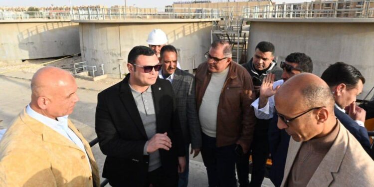 وزير الإسكان يتفقد مشروع رفع كفاءة محطة تنقية مياه الشرب بمدينة الشيخ زايد