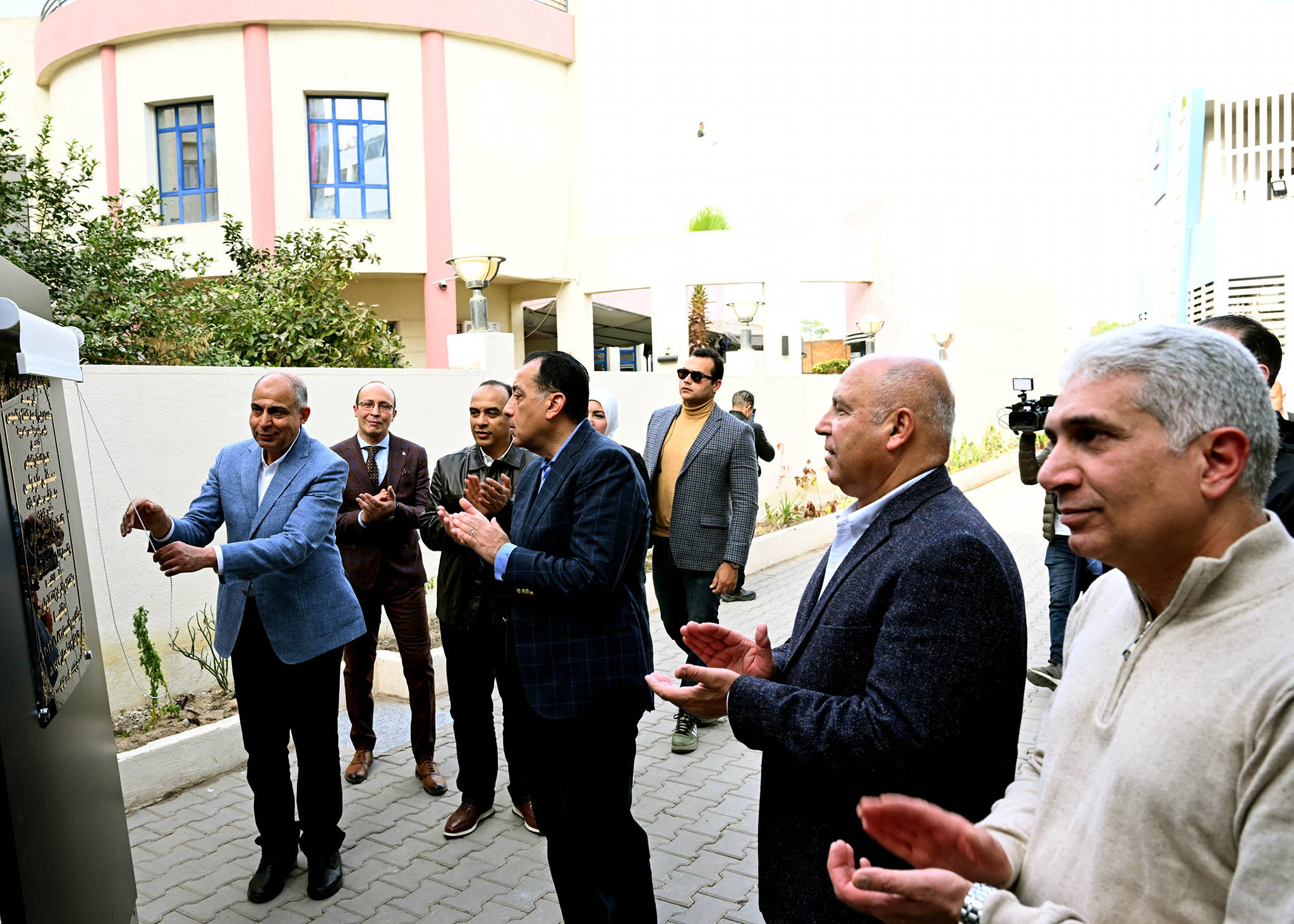 رئيس الوزراء يفتتح المركز التكنولوجي لخدمة المواطنين بمدينة المنيا