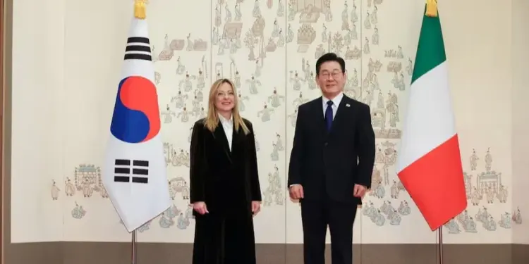 إيطاليا وكوريا الجنوبية