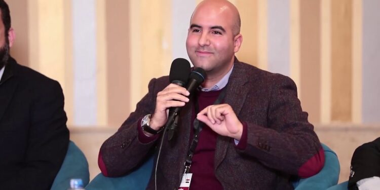 أكرم مروان الرئيس التنفيذى لشركة آى كاريير لاستشارات التوجيه المهنى والتوظيف