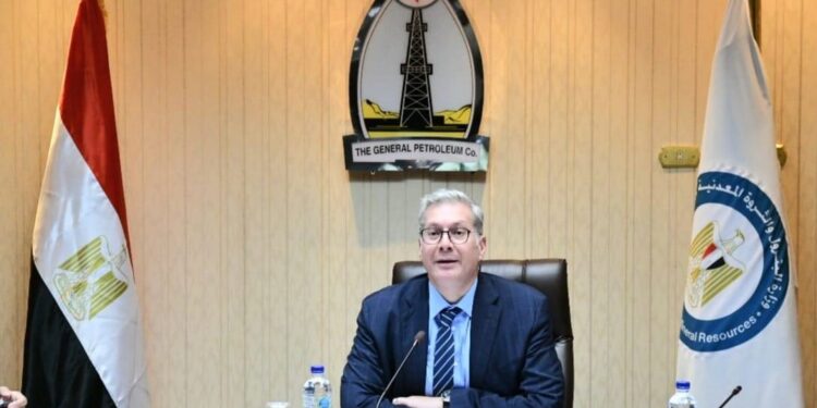 المهندس كريم بدوي وزير البترول والثروة المعدنية