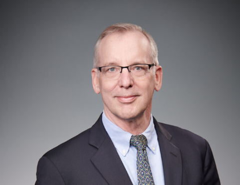 بيل دادلي، كاتب مقالات رأي لدى بلومبرج