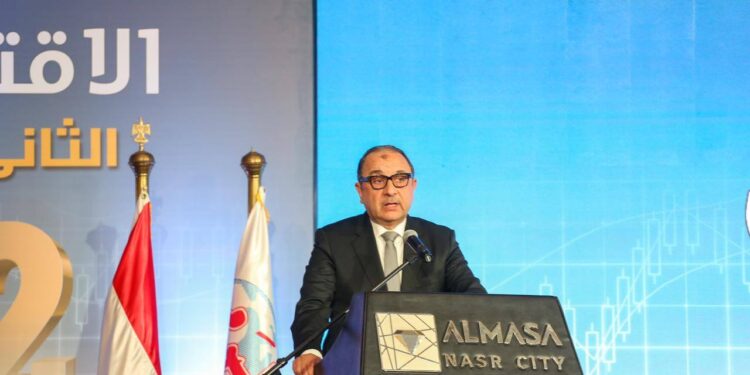 محمد شيمي وزير قطاع الأعمال العام