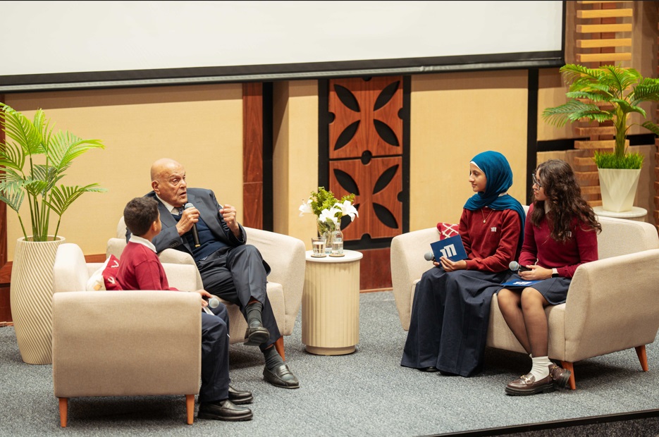 مدرسة "منارة" بالجونة تستضيف مجدي يعقوب مدرسة "منارة" بالجونة تستضيف مجدي يعقوب