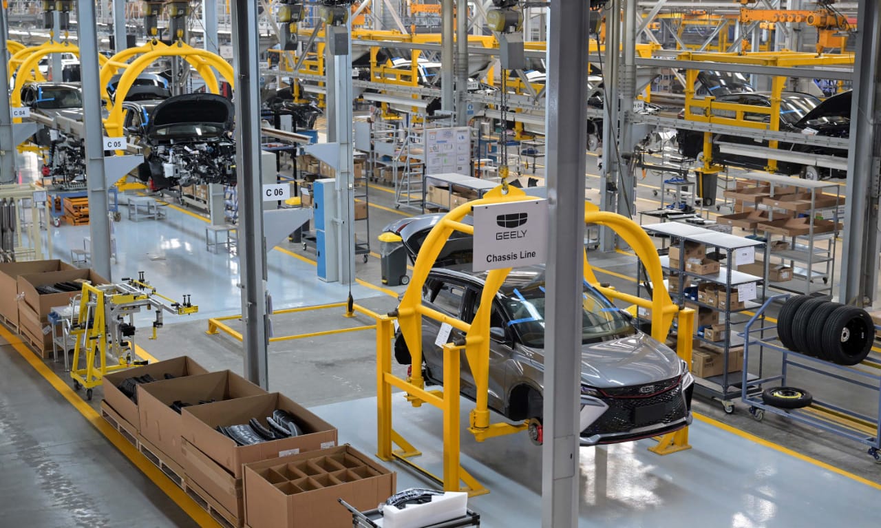 “أوتوموبيلتى” تنتج 6 آلاف سيارة “جيلى” سنويًا بمصنع البافارية