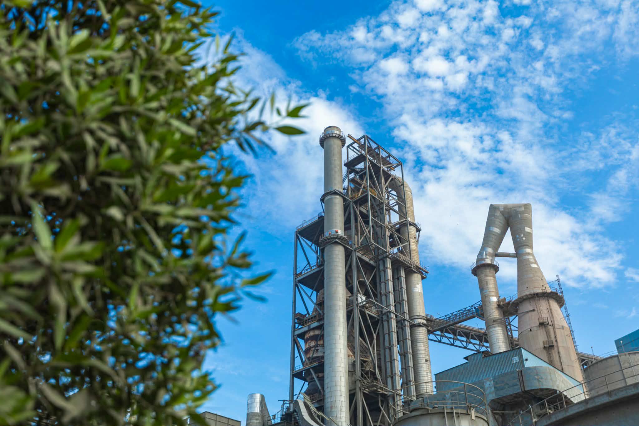 تيتان مصر تساهم بمحطة تخفيض الضغط بمصنع المكس