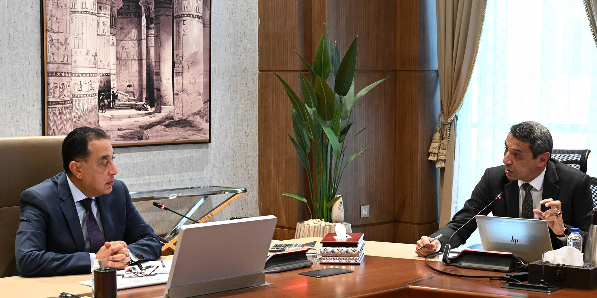 رئيس الوزراء يتابع موقف تنفيذ المشروعات التنموية والخدمية بـ"السويس"