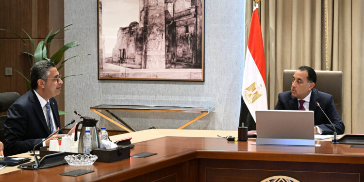 رئيس الوزراء يُتابع خطط وزارة التموين لتطوير صناعة السكر وتعزيز المخزون السلعي قبل حلول شهر رمضان المُعظم