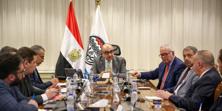 “قطاع الأعمال” تبحث فرص التعاون مع اتحاد المستثمرين الأفرو-آسيوي